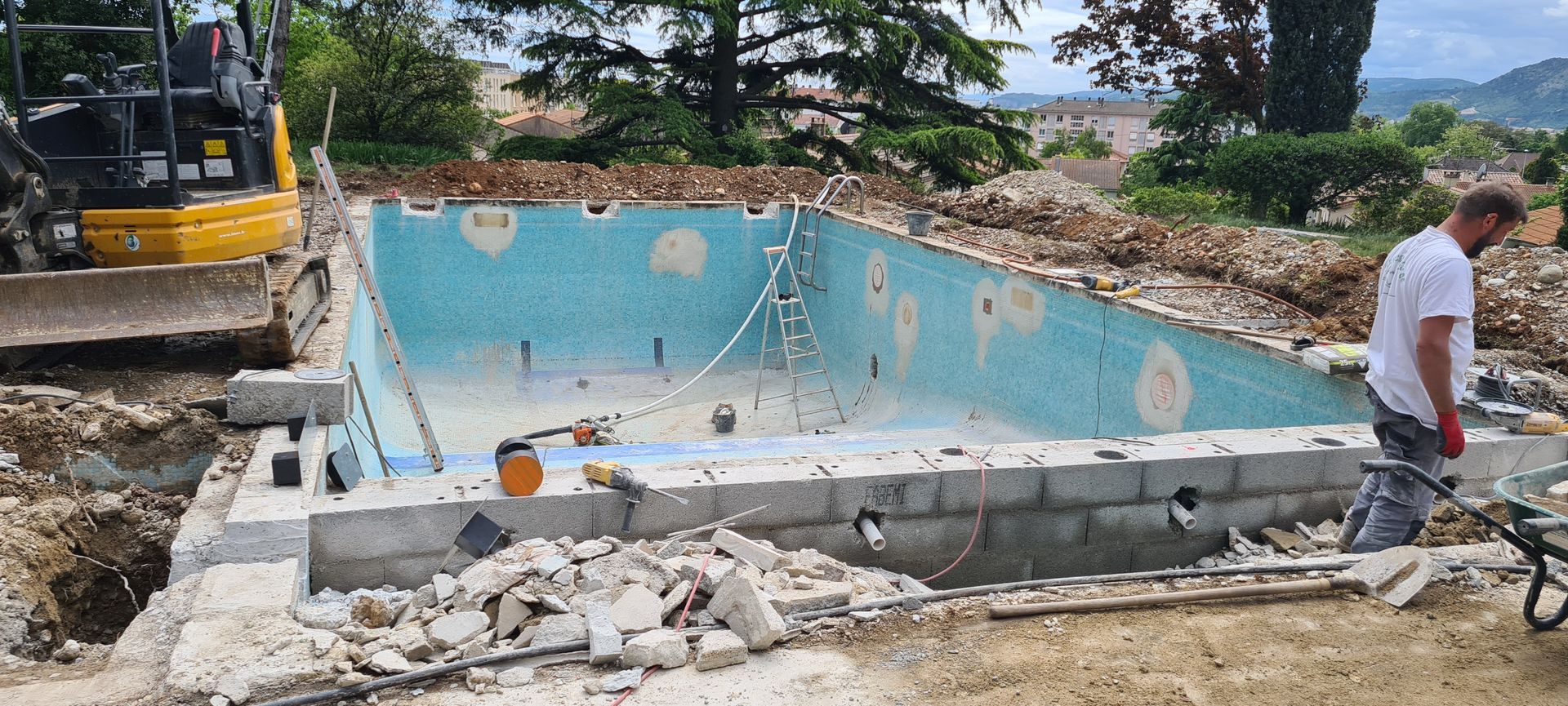 piscine en construction